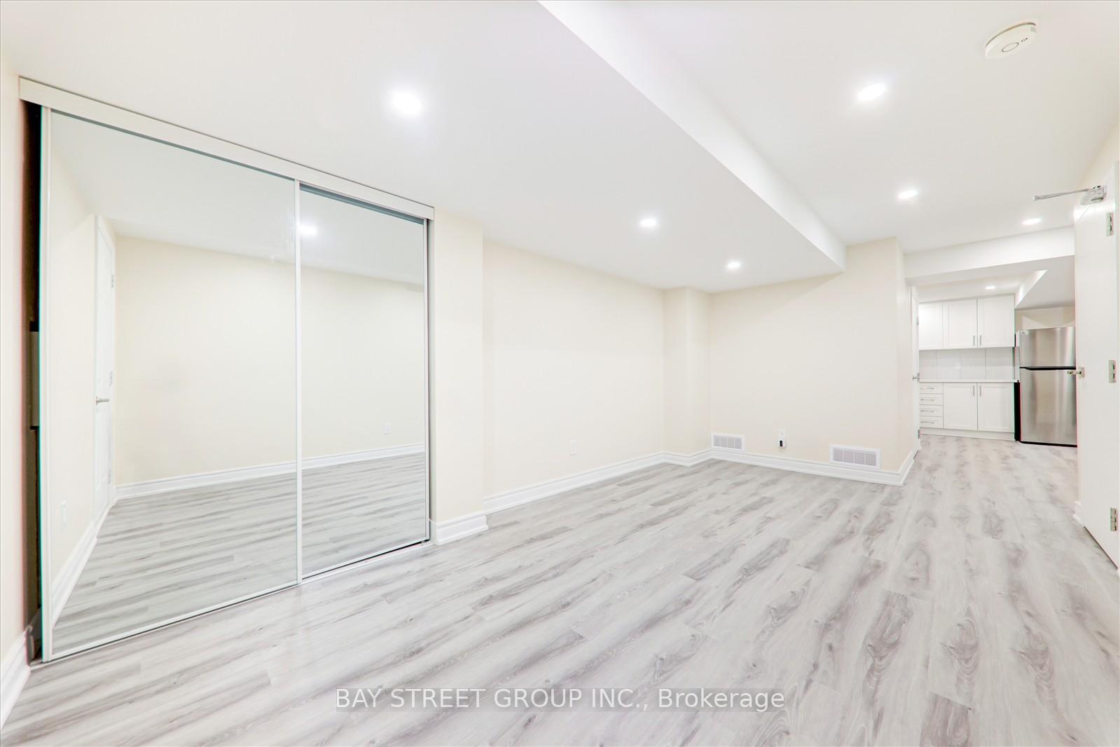 Photo 5 of 14 Sanders Drive, Markham, Box Grove — HOMEH