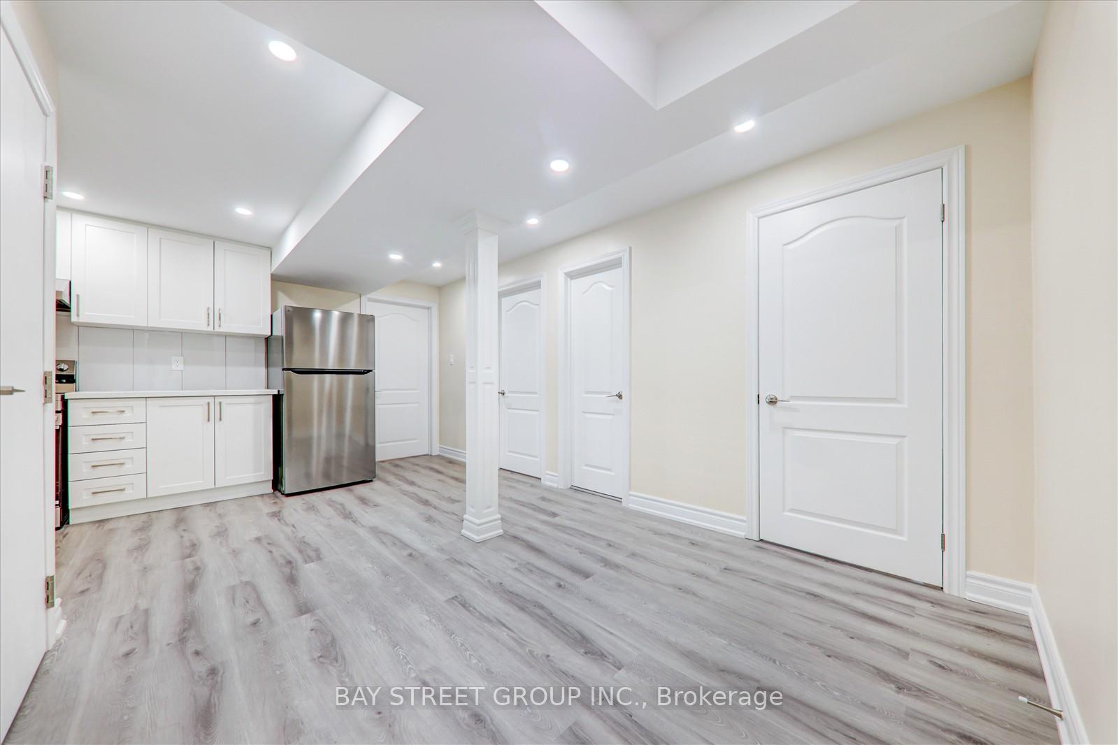 Photo 6 of 14 Sanders Drive, Markham, Box Grove — HOMEH