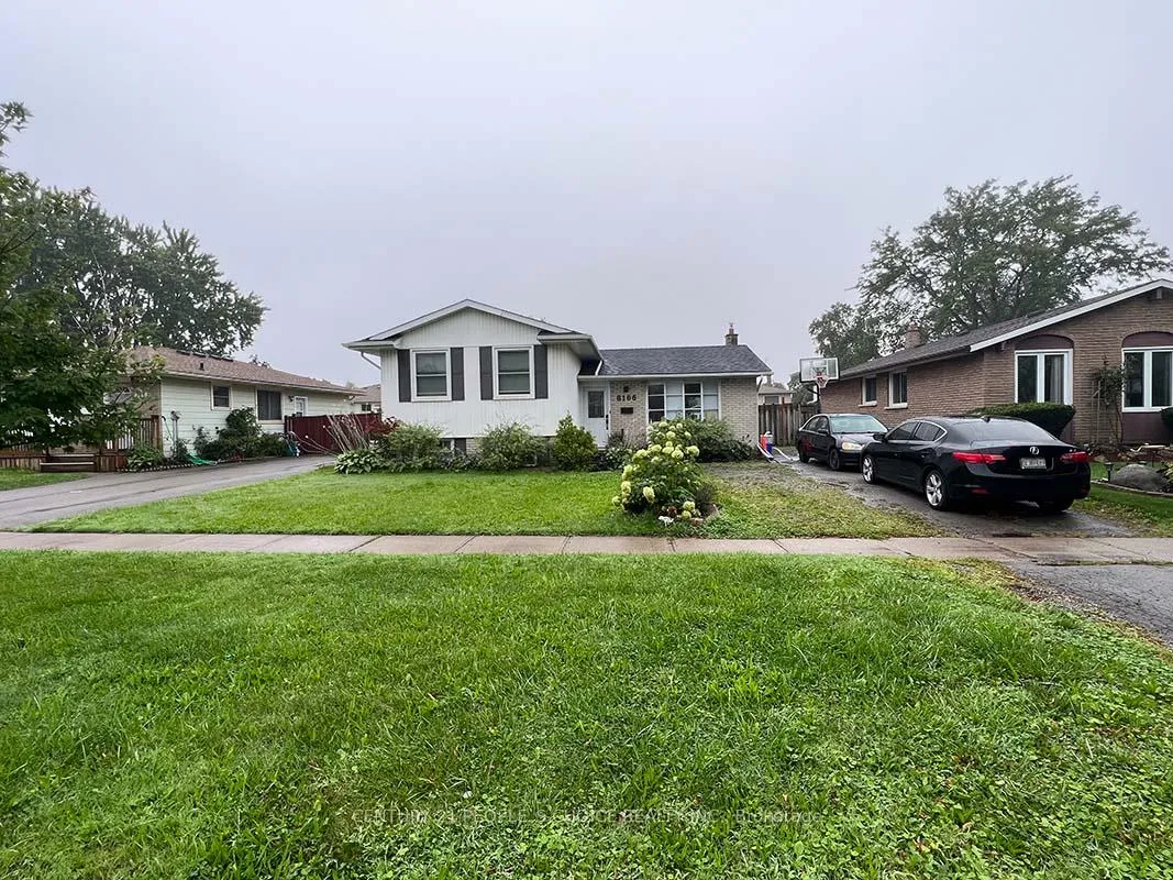 Photo 1 of 8166 Paddock Trail Drive, Niagara Falls, Ascot — HOMEH