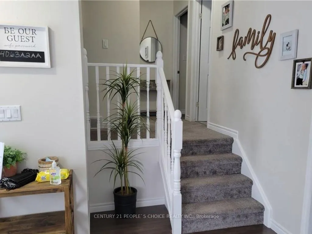 Photo 4 of 8166 Paddock Trail Drive, Niagara Falls, Ascot — HOMEH