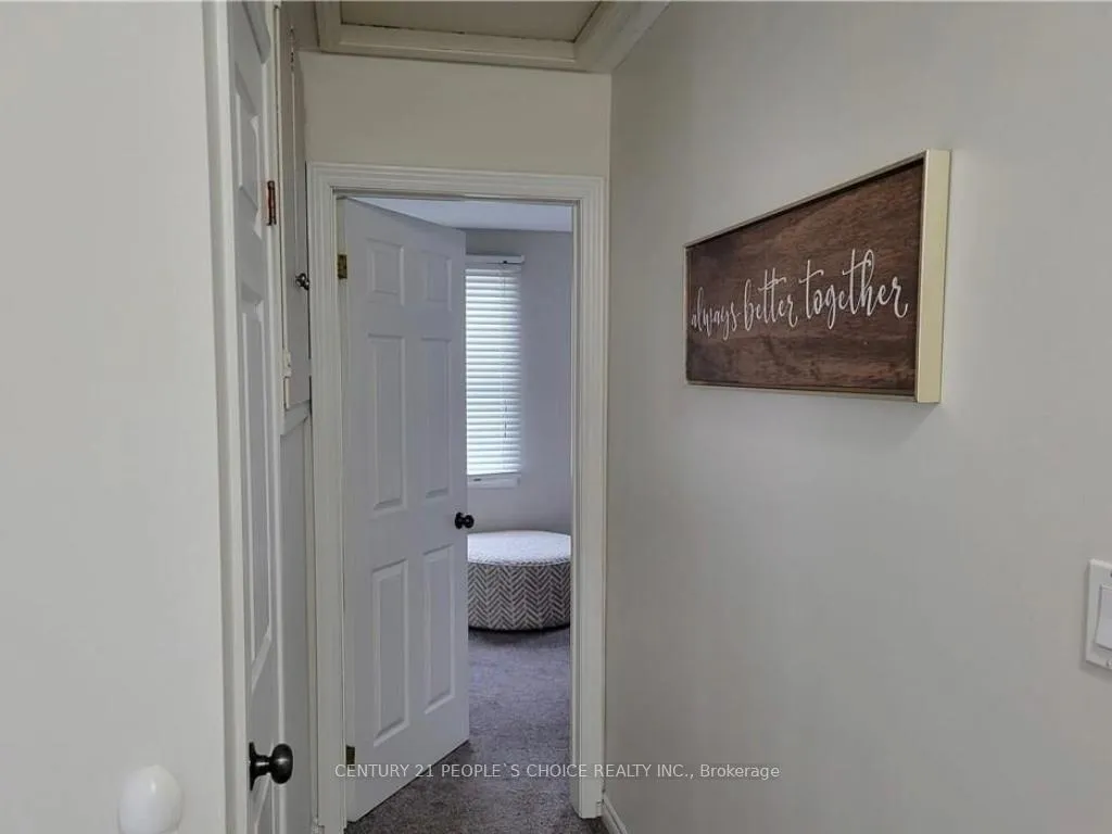 Photo 5 of 8166 Paddock Trail Drive, Niagara Falls, Ascot — HOMEH