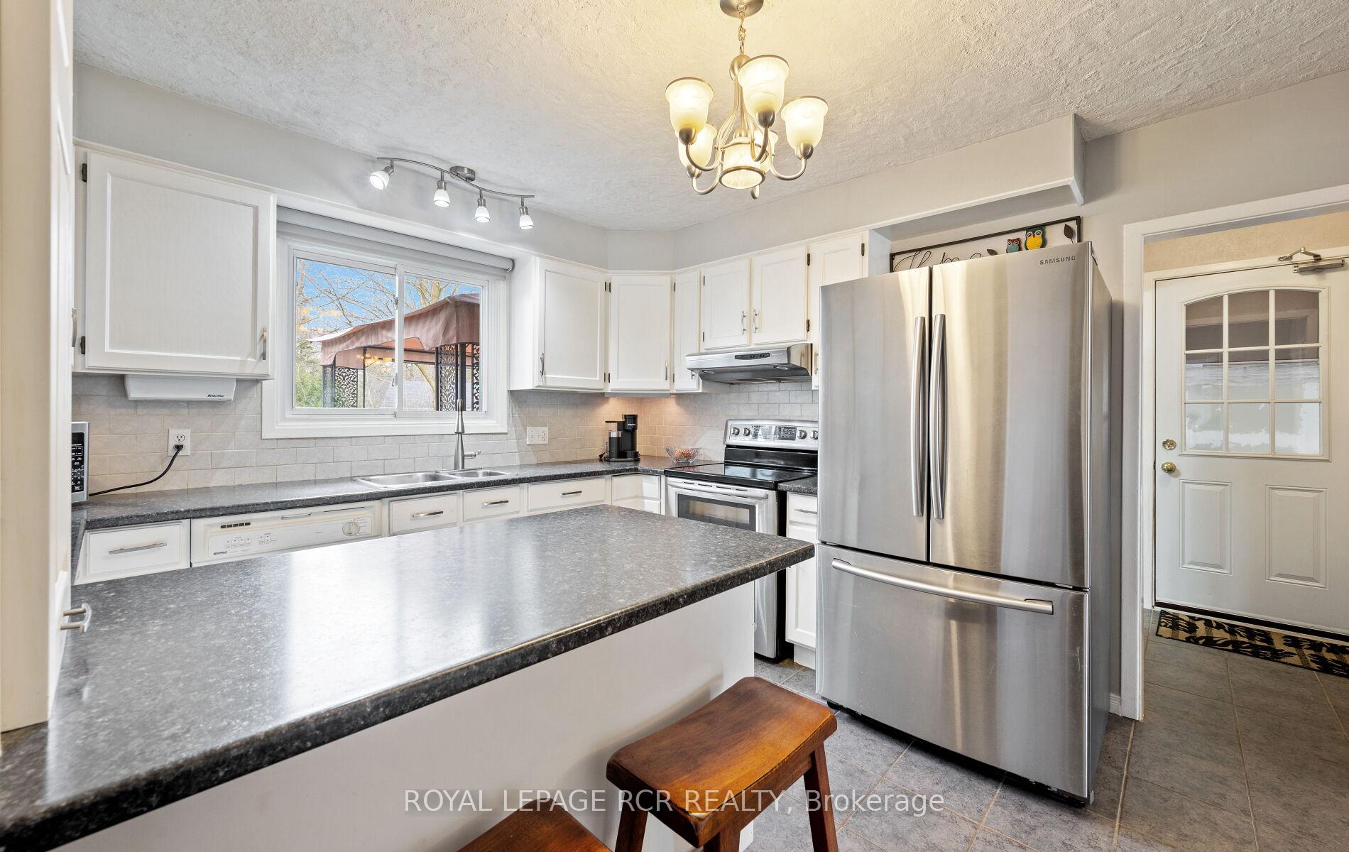 Photo 13 of 24 Town Line, Orangeville — HOMEH