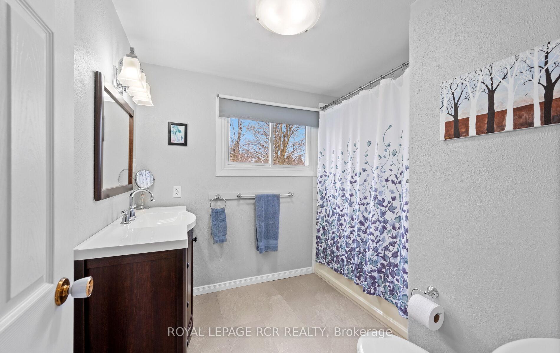 Photo 21 of 24 Town Line, Orangeville — HOMEH