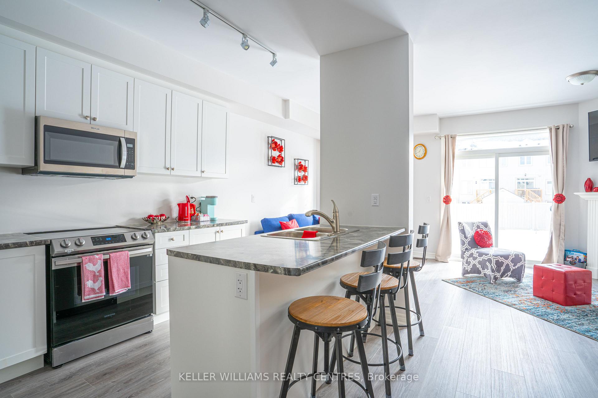 Photo 5 of 13 Churchlea Mews, Orillia — HOMEH