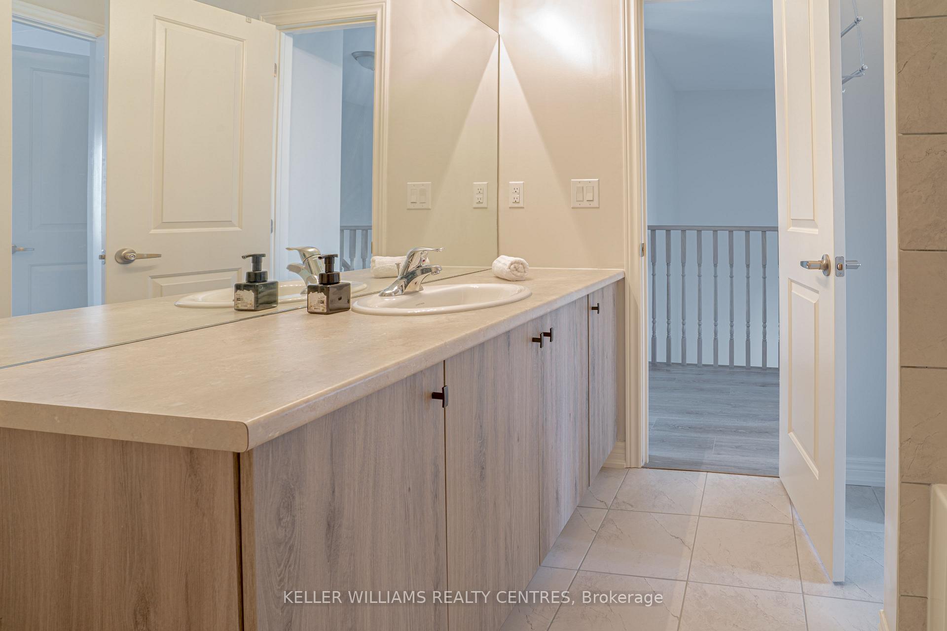 Photo 16 of 13 Churchlea Mews, Orillia — HOMEH