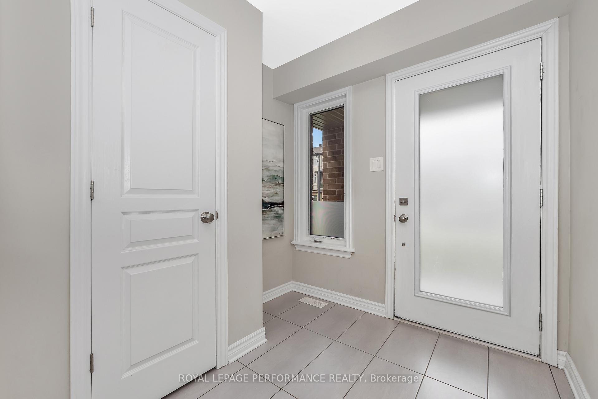 Photo 4 of 219 Dragonfly Walk, Ottawa, Mer Bleue/Bradley Estates/Anderson Park — HOMEH