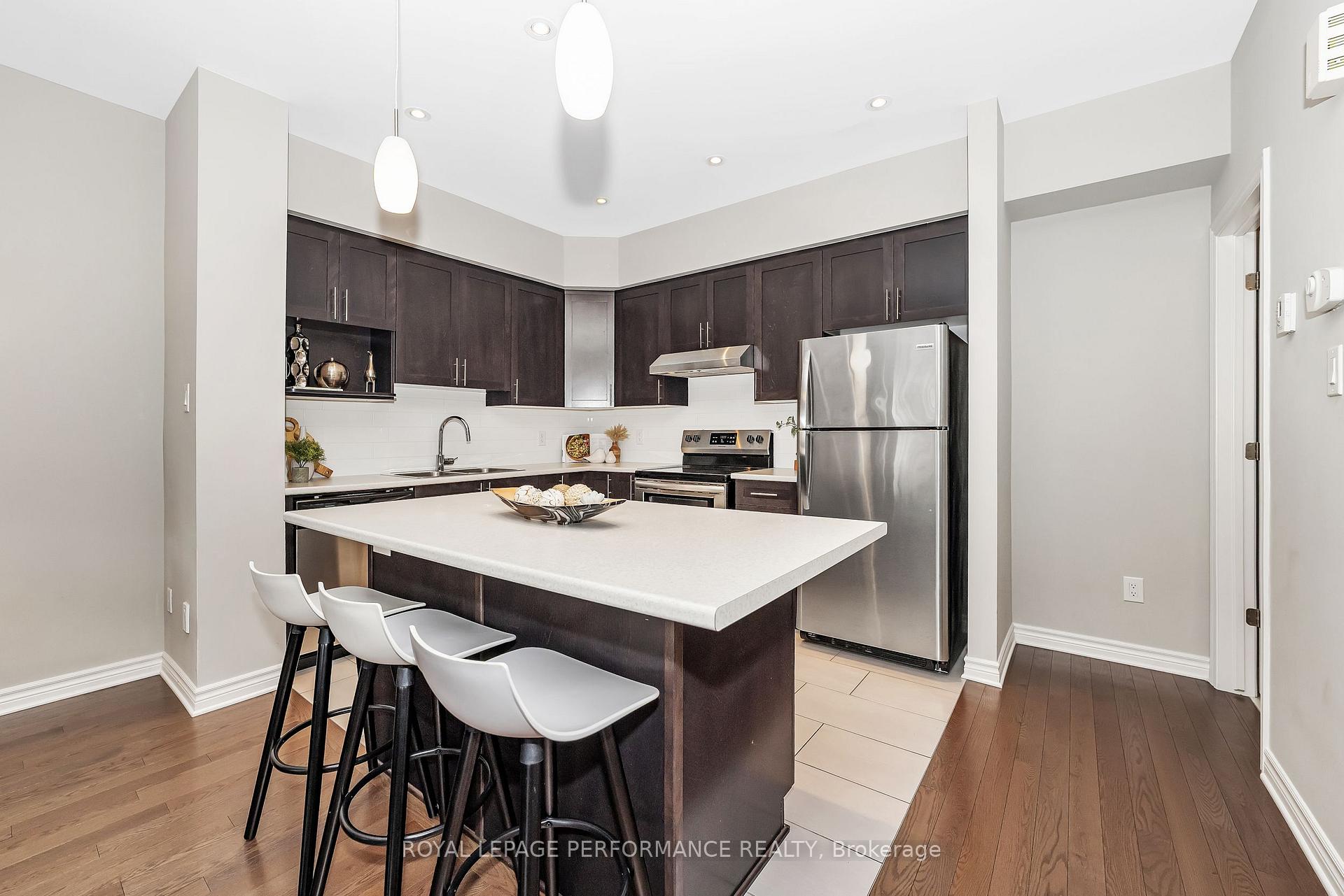 Photo 10 of 219 Dragonfly Walk, Ottawa, Mer Bleue/Bradley Estates/Anderson Park — HOMEH