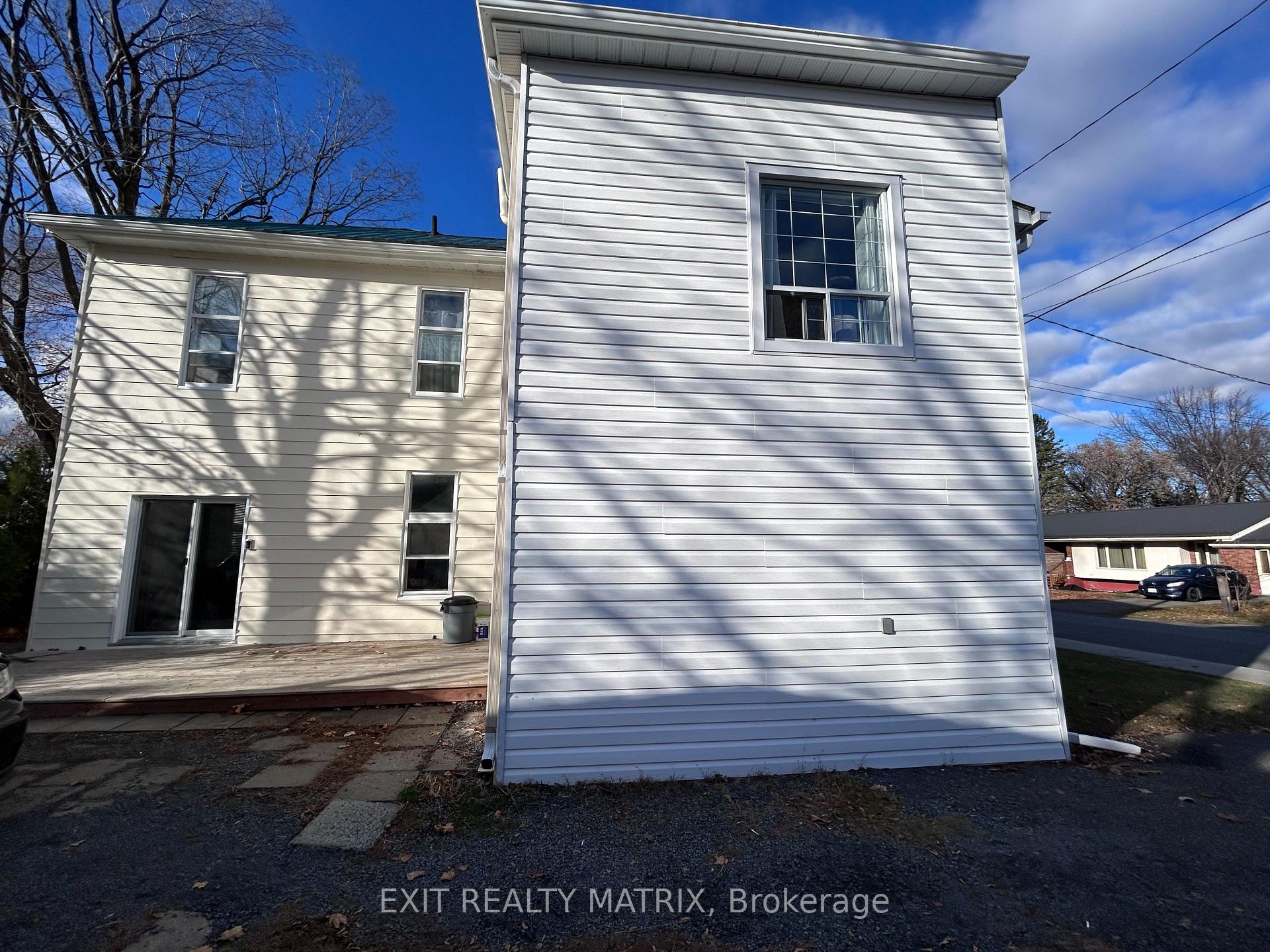 Photo 3 of 118 Centre St Street, North Glengarry, Alexandria — HOMEH