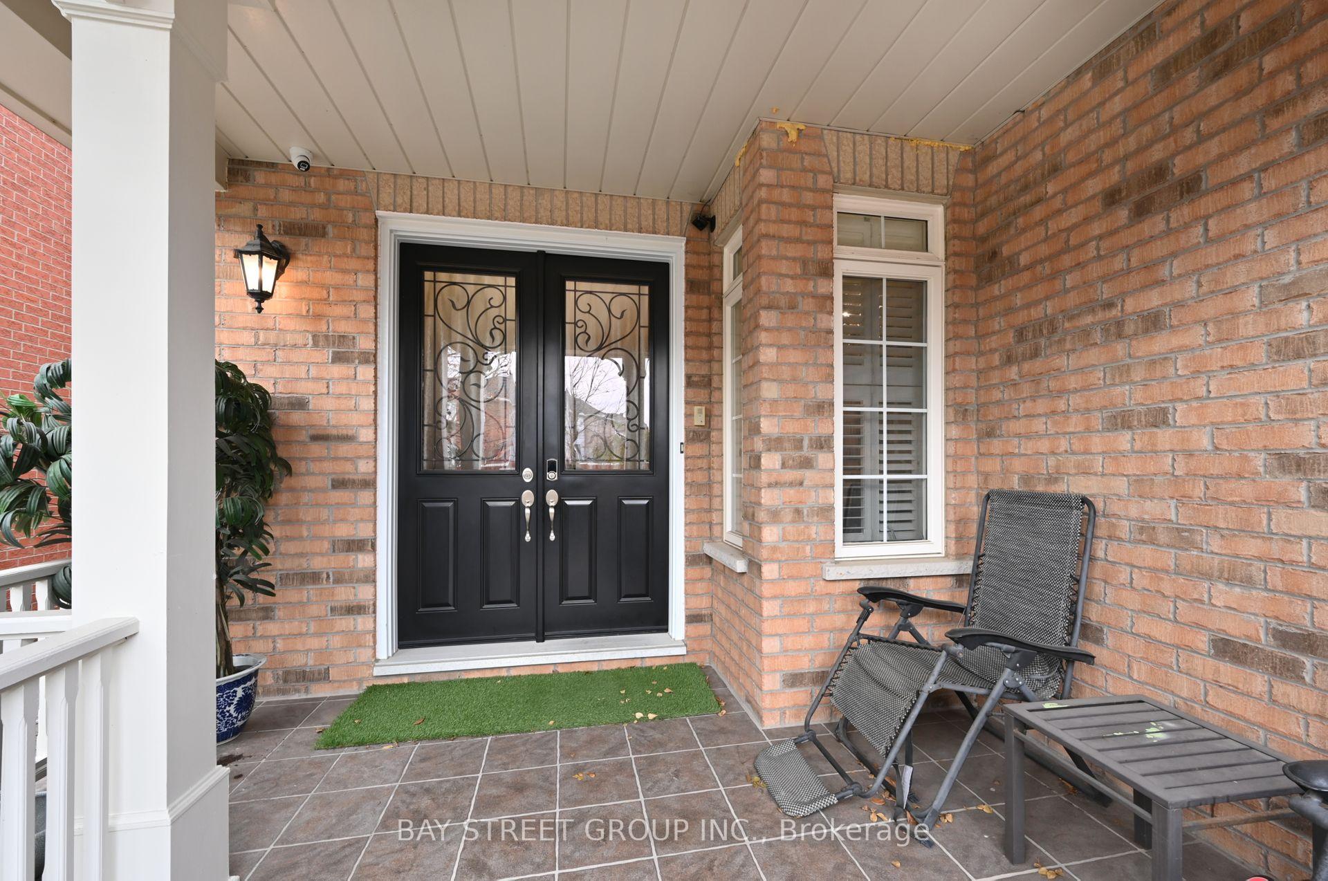Photo 2 of 60 Trail Ridge Lane, Markham, Berczy — HOMEH