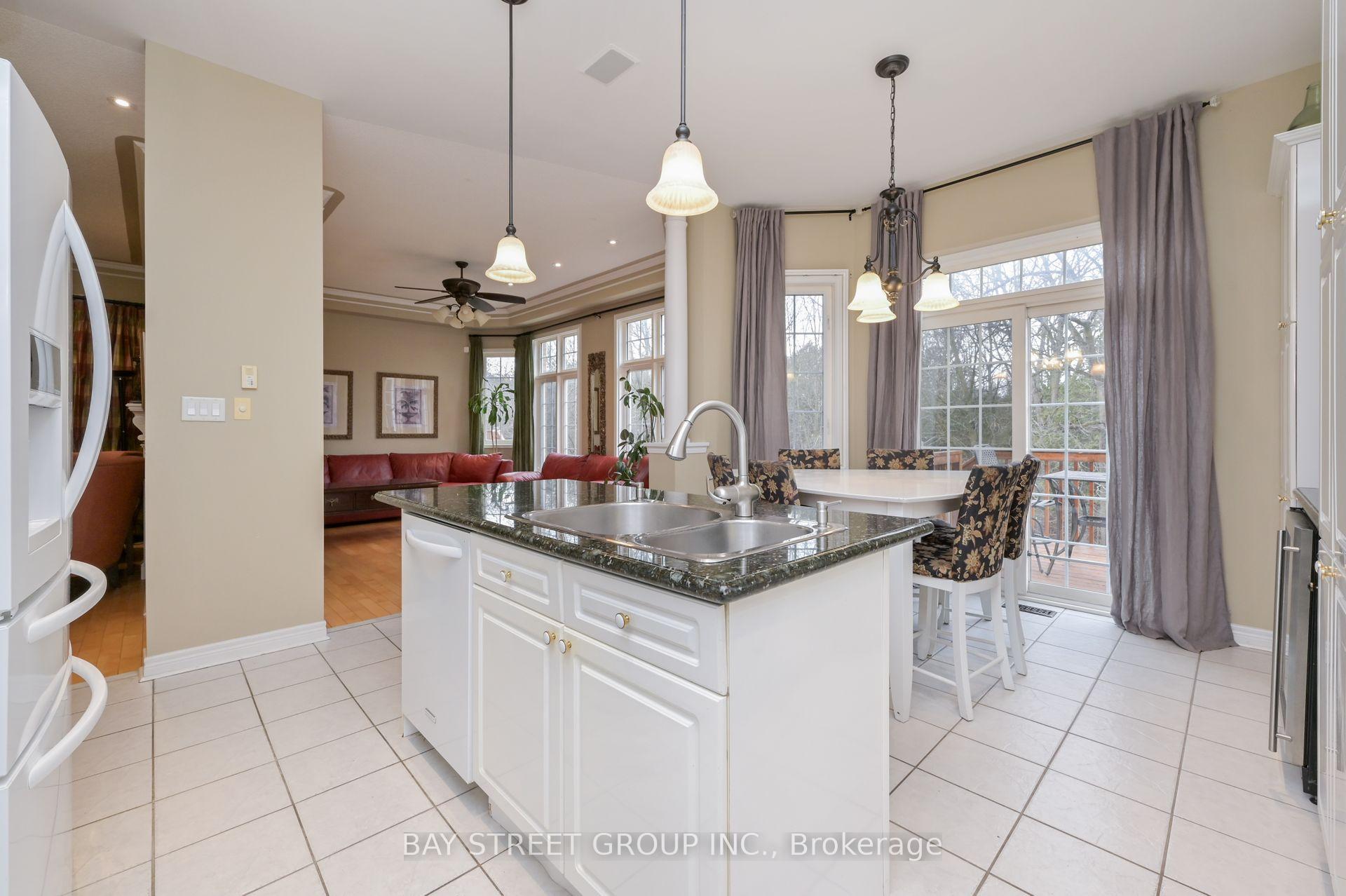 Photo 3 of 60 Trail Ridge Lane, Markham, Berczy — HOMEH