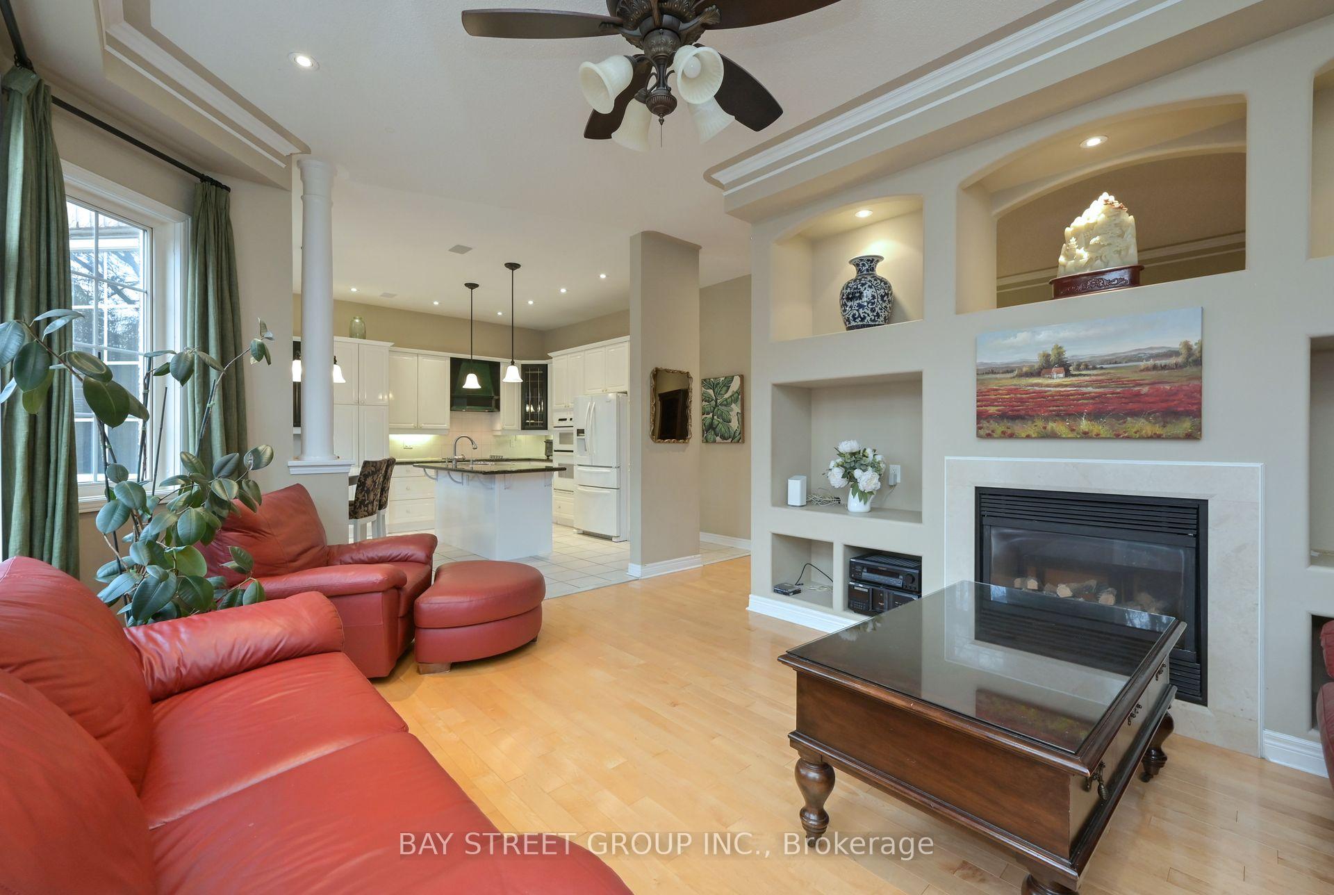 Photo 7 of 60 Trail Ridge Lane, Markham, Berczy — HOMEH
