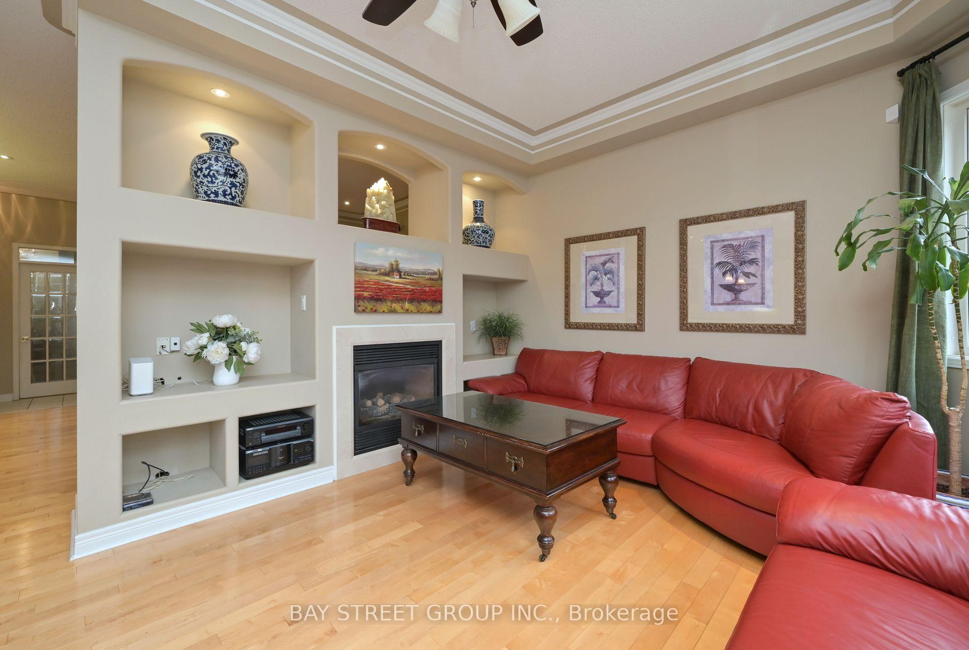 Photo 8 of 60 Trail Ridge Lane, Markham, Berczy — HOMEH