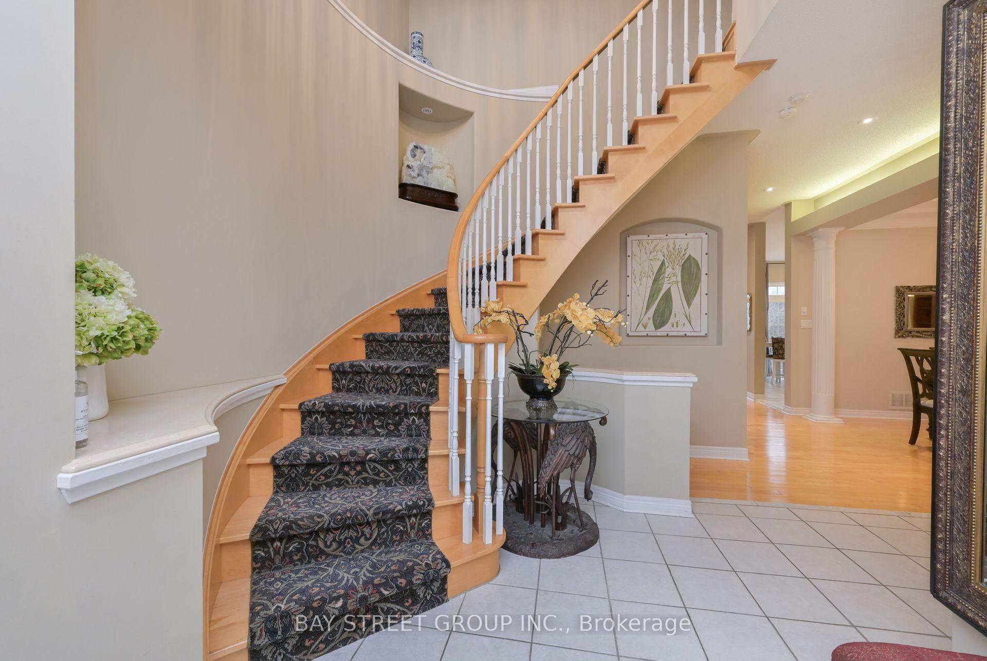 Photo 12 of 60 Trail Ridge Lane, Markham, Berczy — HOMEH