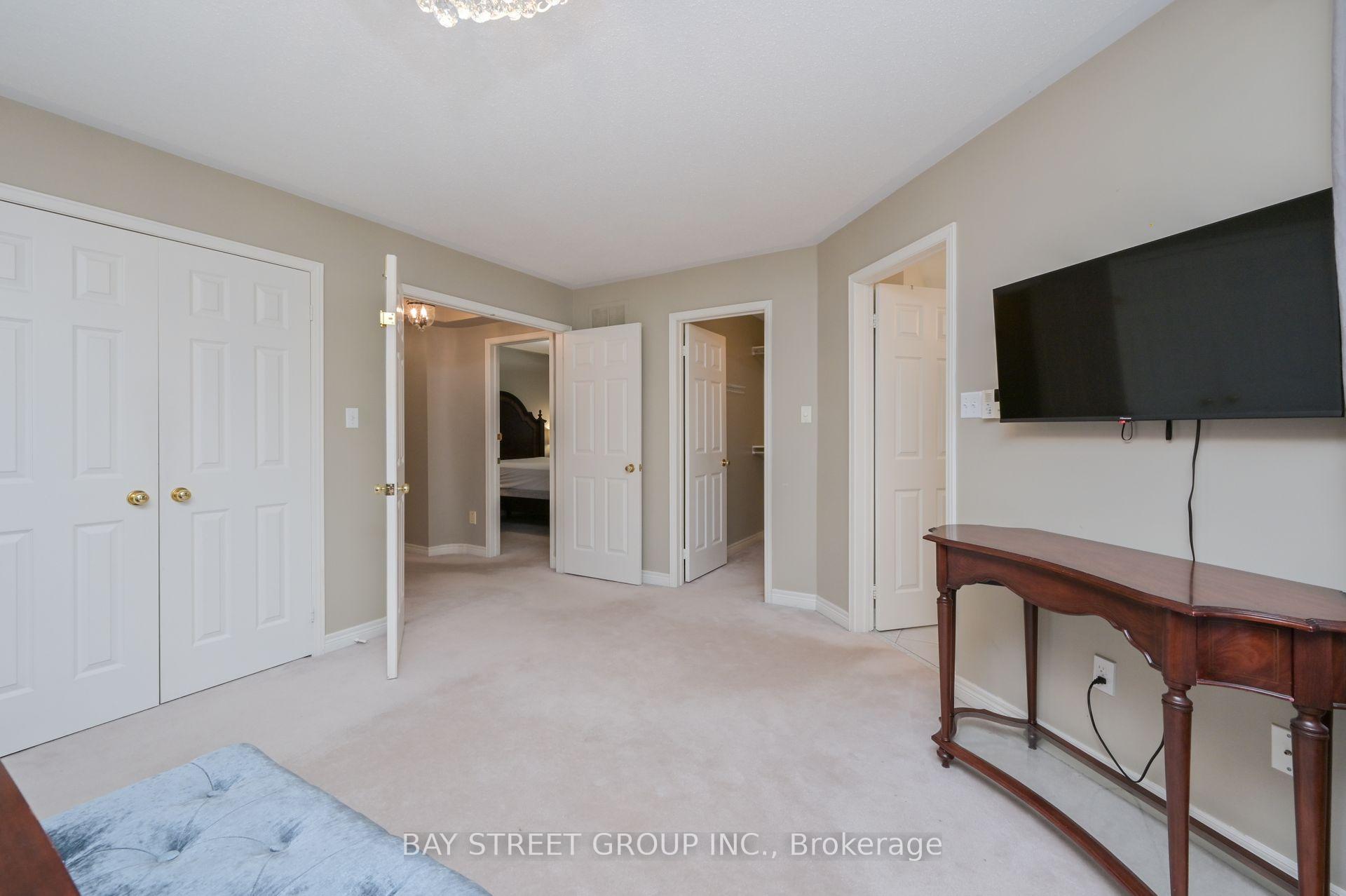 Photo 14 of 60 Trail Ridge Lane, Markham, Berczy — HOMEH