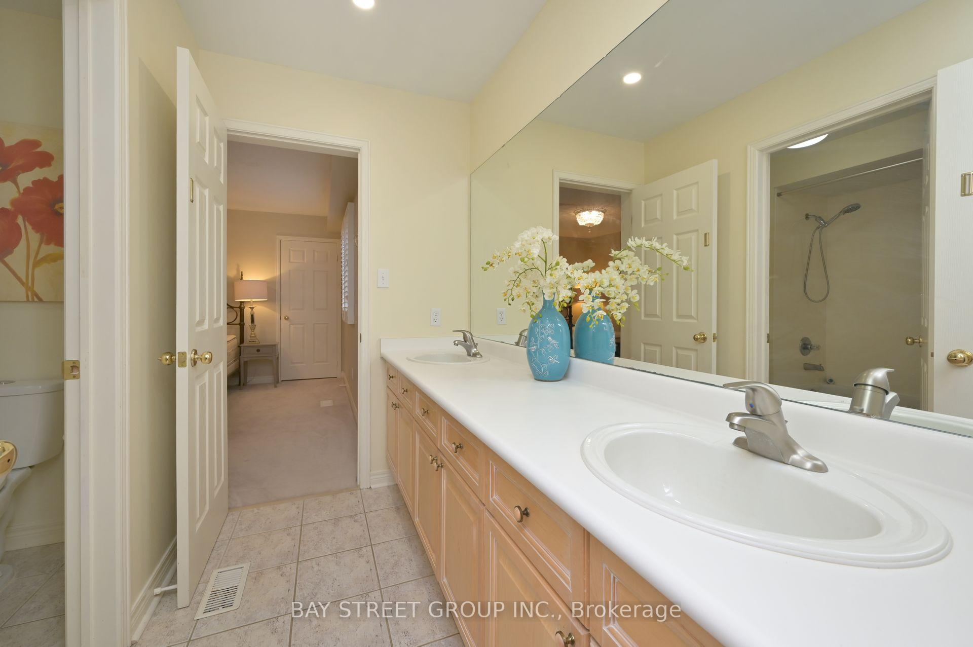Photo 21 of 60 Trail Ridge Lane, Markham, Berczy — HOMEH