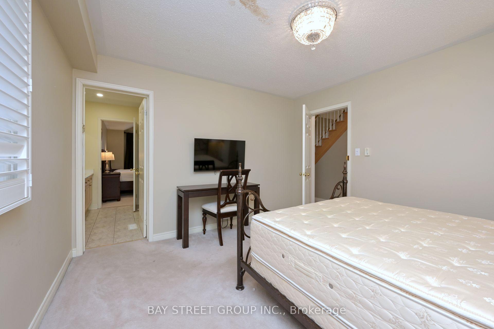 Photo 23 of 60 Trail Ridge Lane, Markham, Berczy — HOMEH