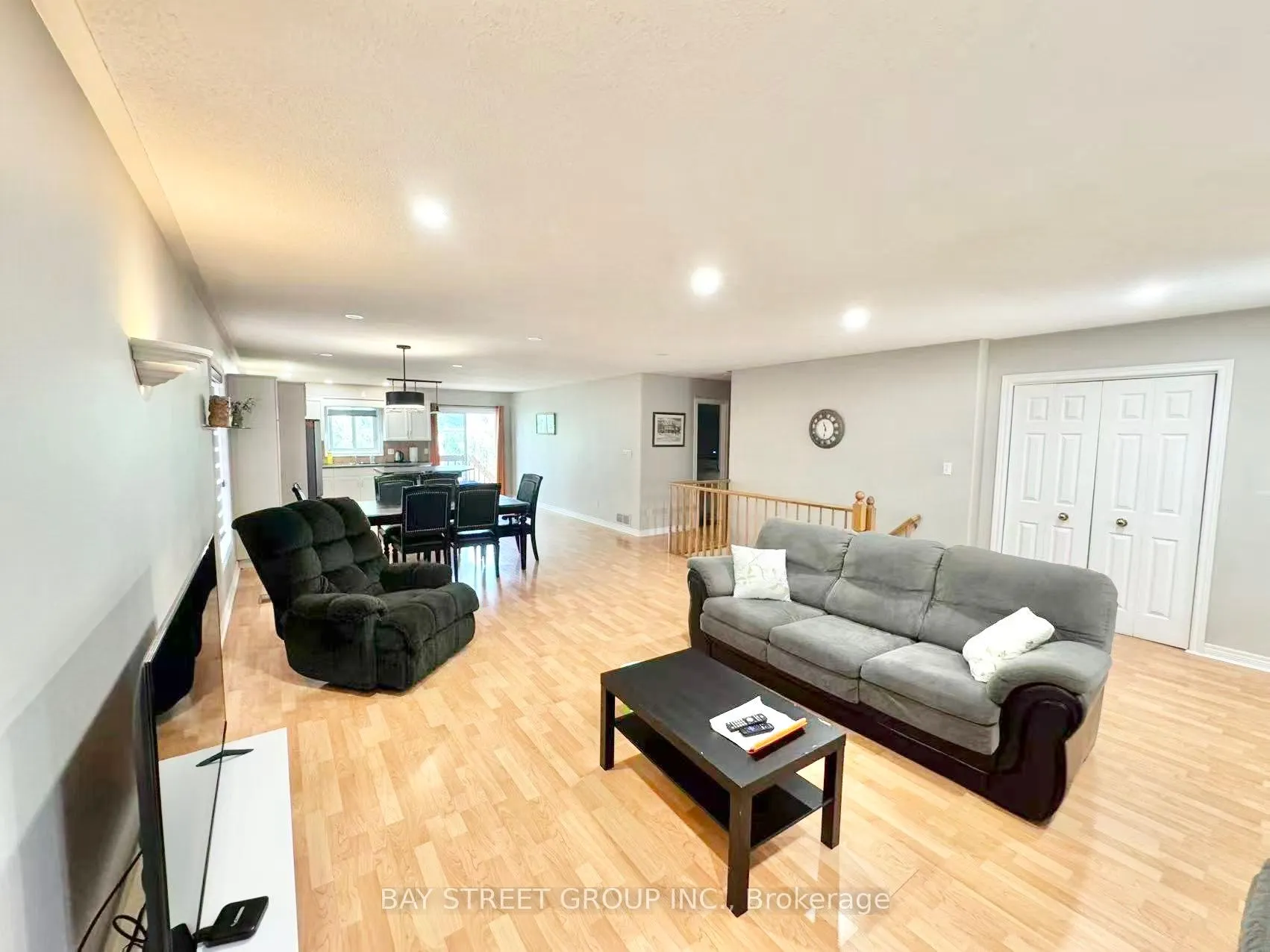 Photo 6 of 8189 Harvest Crescent, Niagara Falls, Ascot — HOMEH