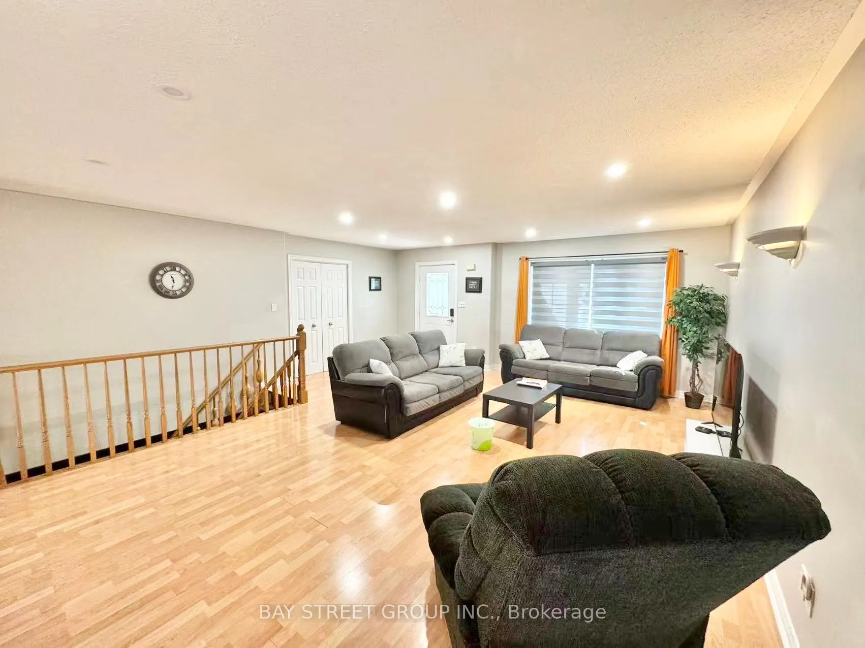 Photo 7 of 8189 Harvest Crescent, Niagara Falls, Ascot — HOMEH