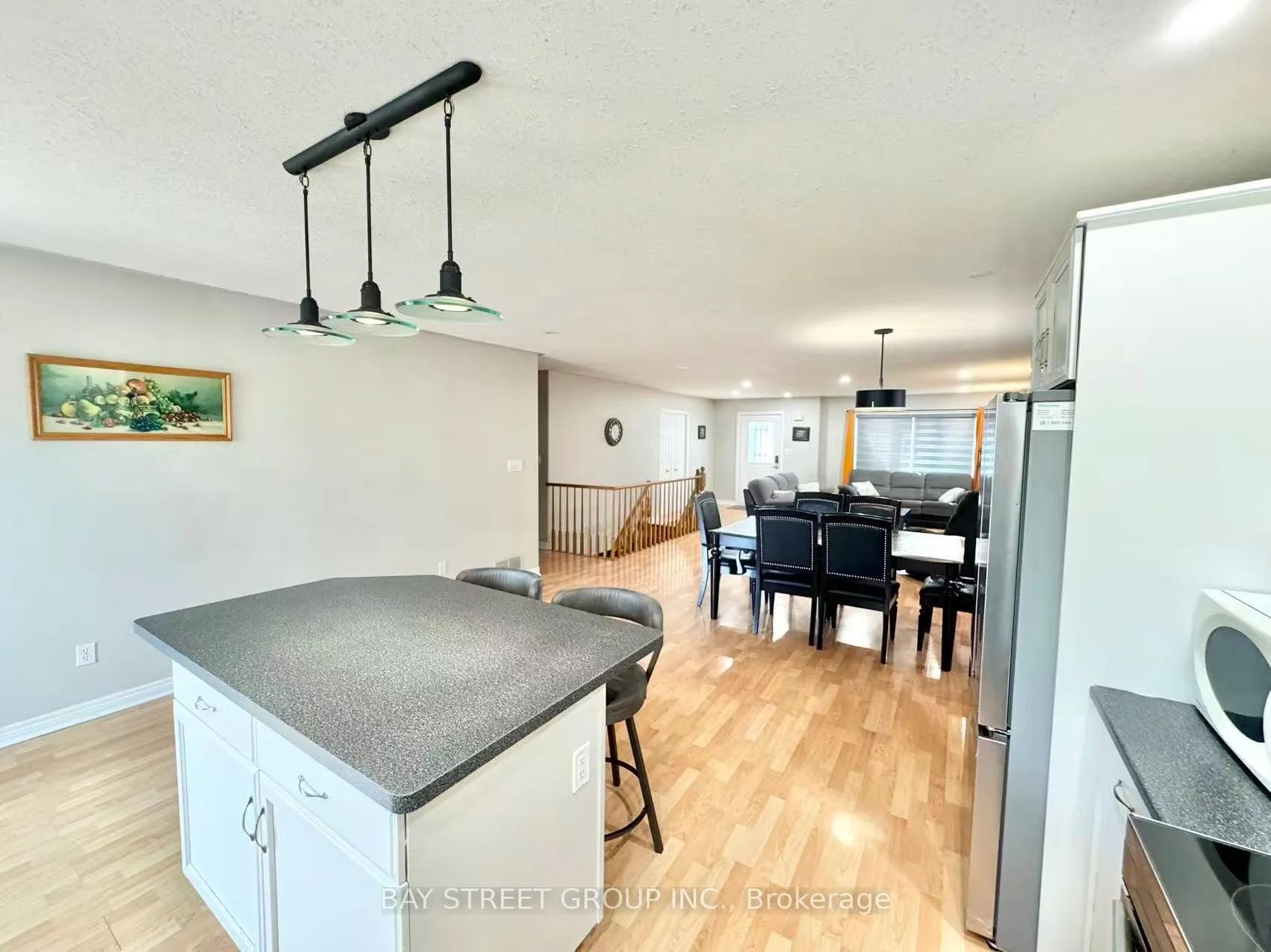 Photo 8 of 8189 Harvest Crescent, Niagara Falls, Ascot — HOMEH
