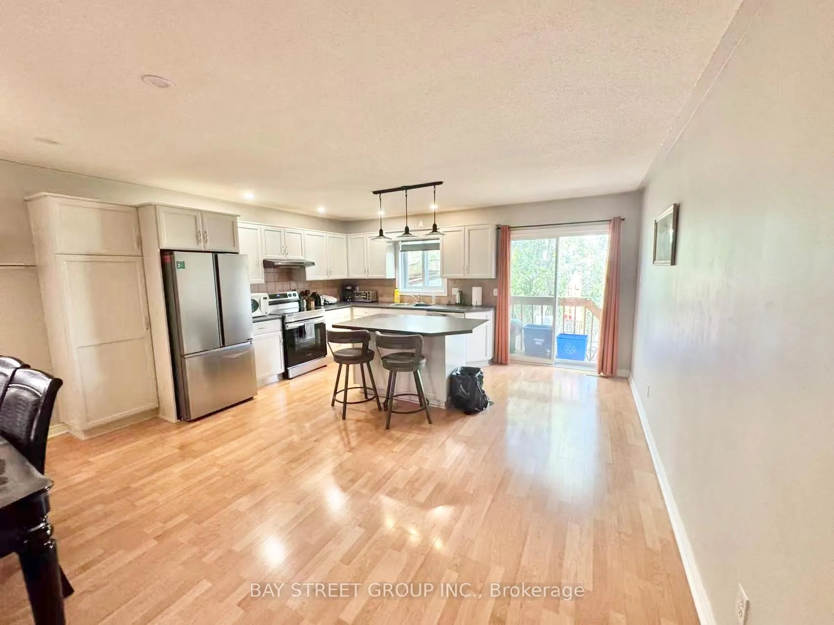 Photo 9 of 8189 Harvest Crescent, Niagara Falls, Ascot — HOMEH