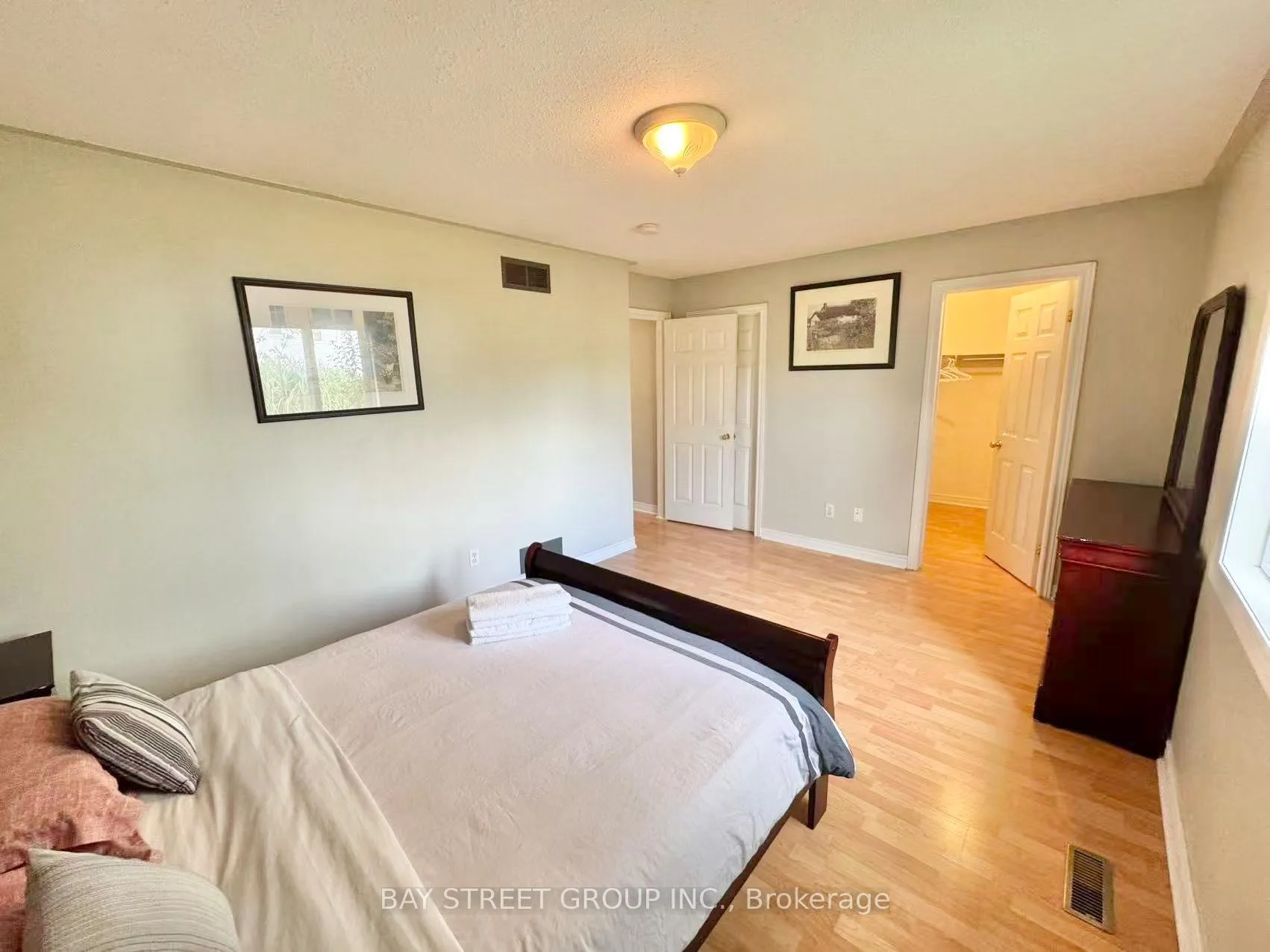 Photo 12 of 8189 Harvest Crescent, Niagara Falls, Ascot — HOMEH