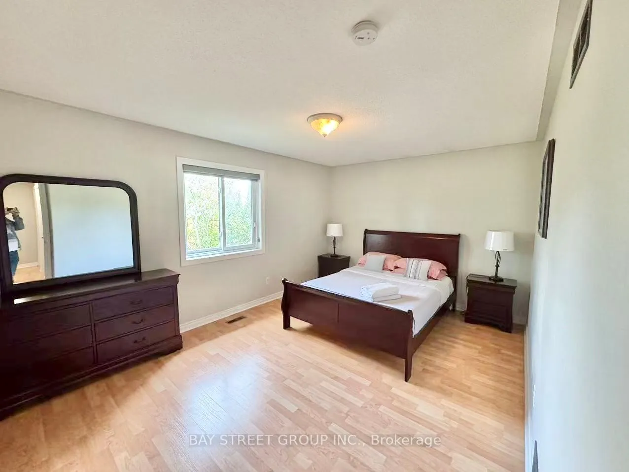 Photo 13 of 8189 Harvest Crescent, Niagara Falls, Ascot — HOMEH