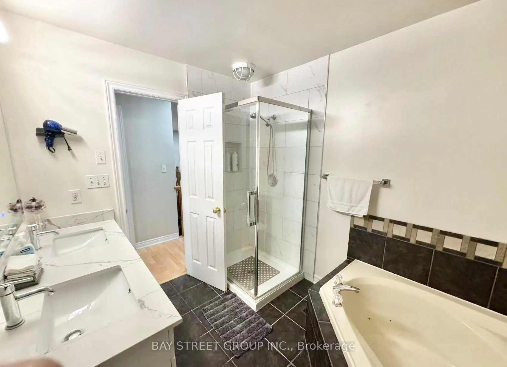 Photo 20 of 8189 Harvest Crescent, Niagara Falls, Ascot — HOMEH