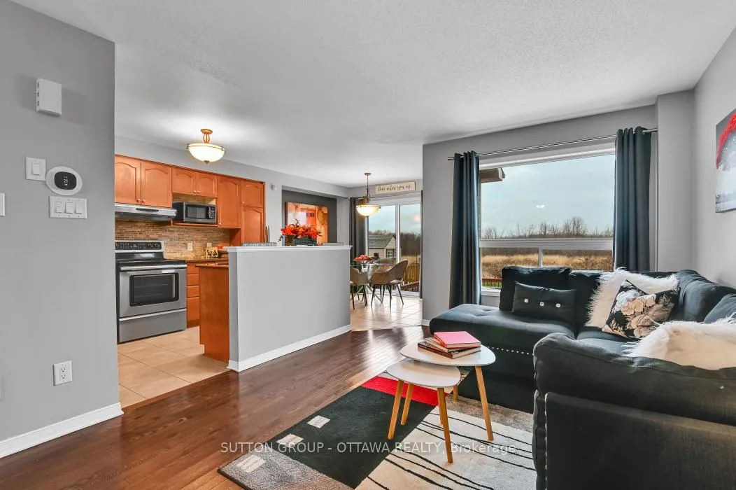 Photo 10 of 214 Trail Side Circle, Ottawa, Springridge/East Village — HOMEH