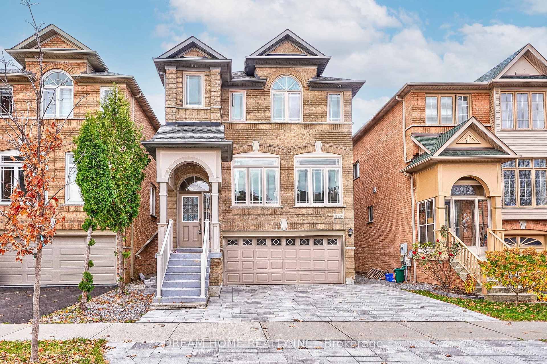 Front of 290 Harbord Street