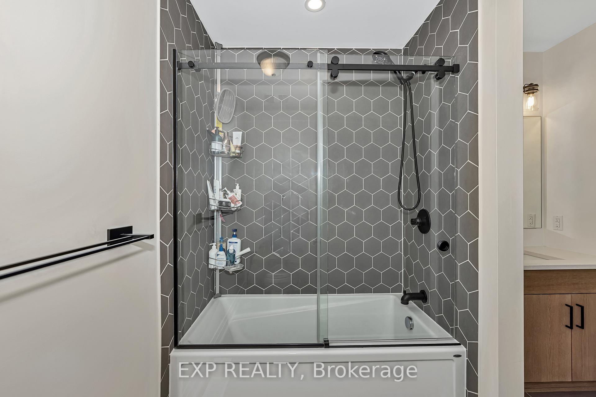 Photo 18 of 631 Crevier Walk, Ottawa, Chapel Hill South - Orleans Village — HOMEH