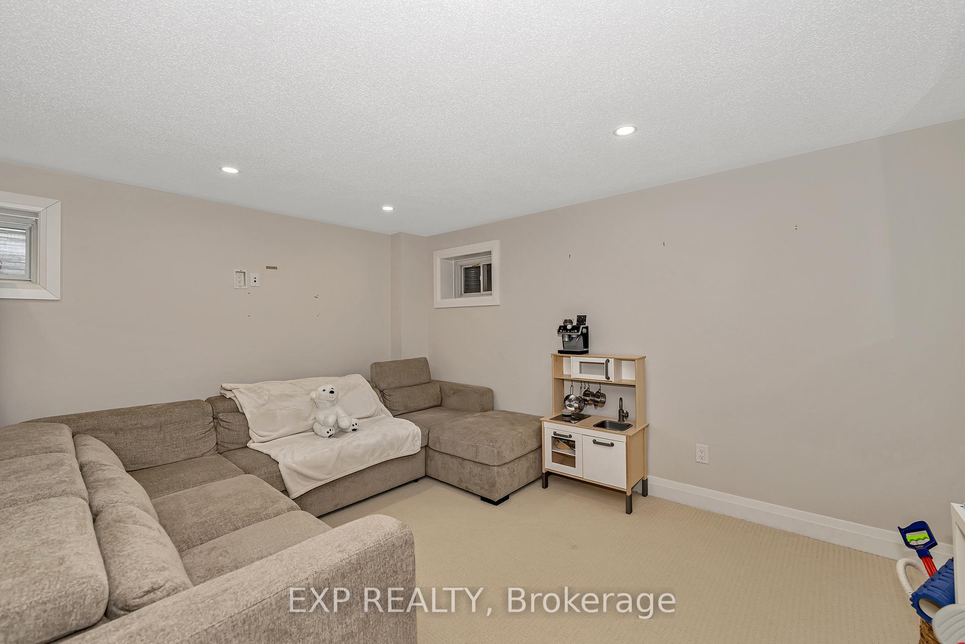 Photo 29 of 631 Crevier Walk, Ottawa, Chapel Hill South - Orleans Village — HOMEH