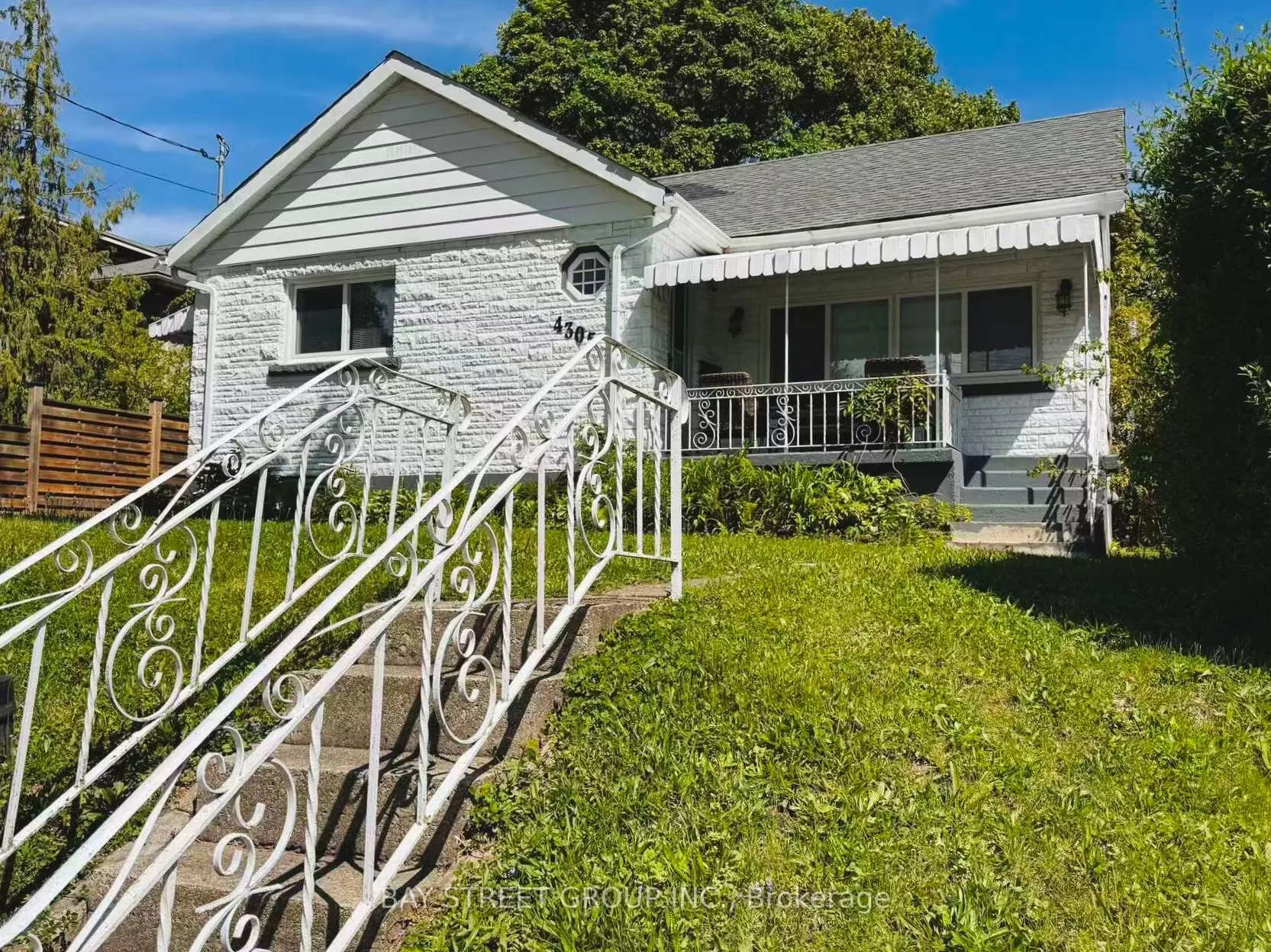 Photo 3 of 4305 Bampfield Street, Niagara Falls, Downtown — HOMEH