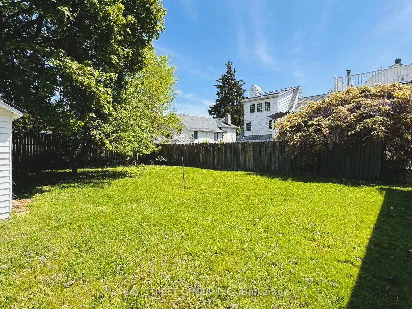 Photo 4 of 4305 Bampfield Street, Niagara Falls, Downtown — HOMEH