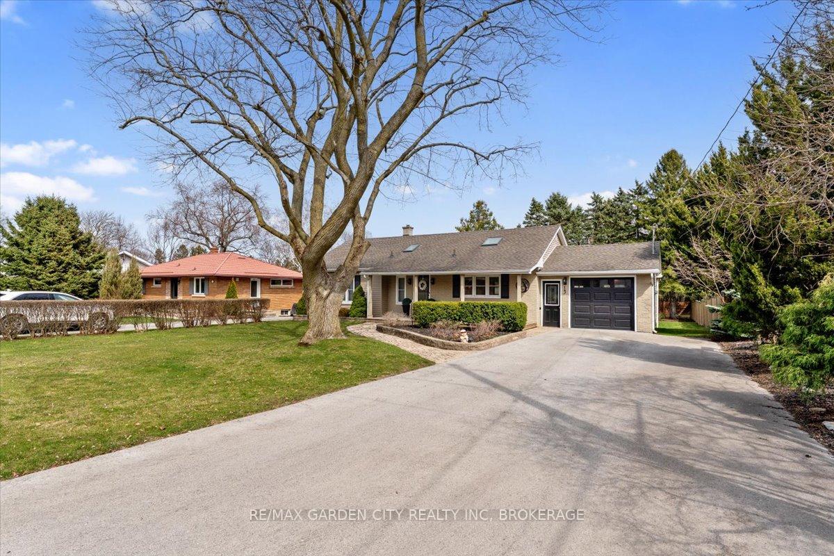 Photo 3 of 13 Lorimer Street, Pelham, Fonthill — HOMEH