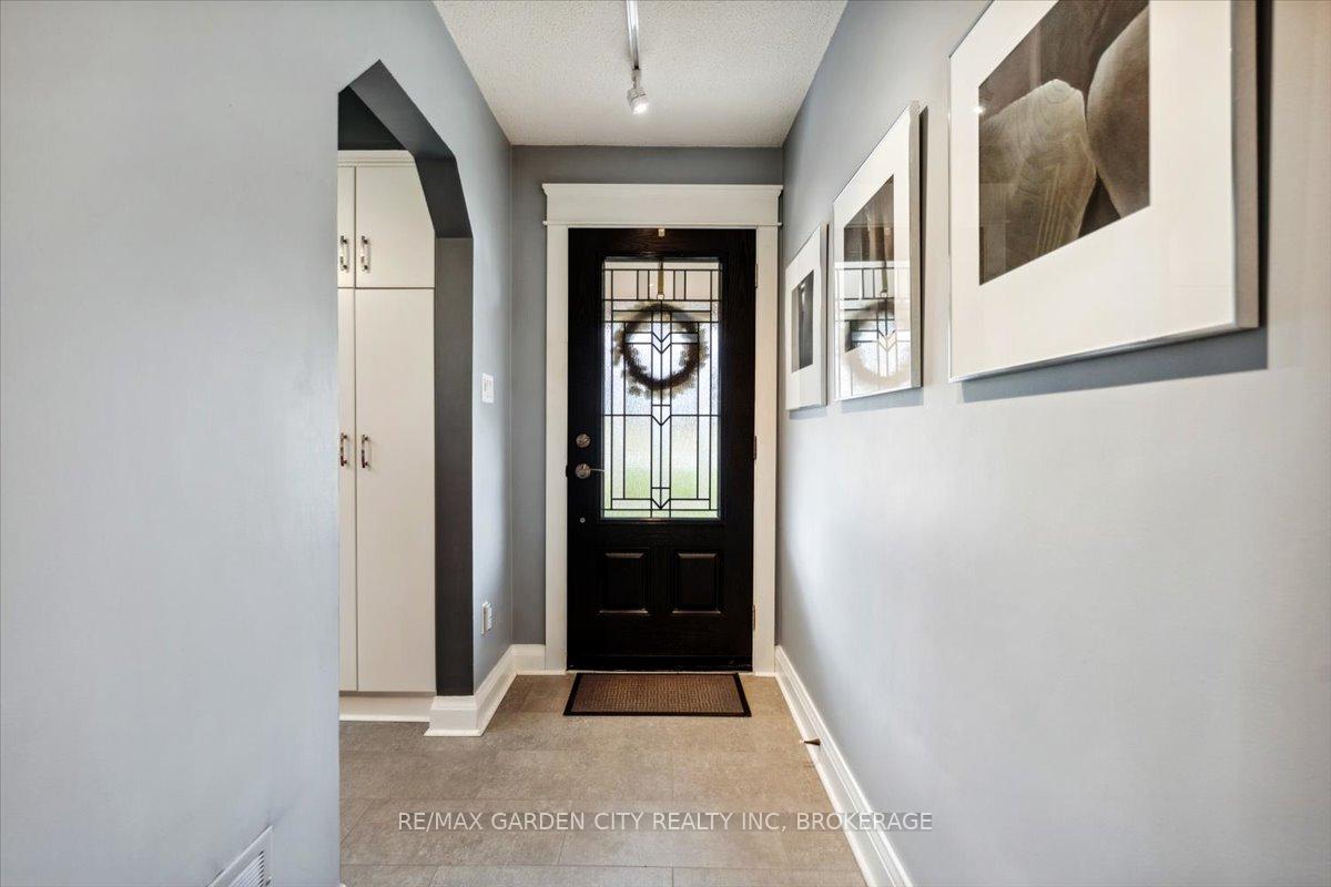 Photo 16 of 13 Lorimer Street, Pelham, Fonthill — HOMEH