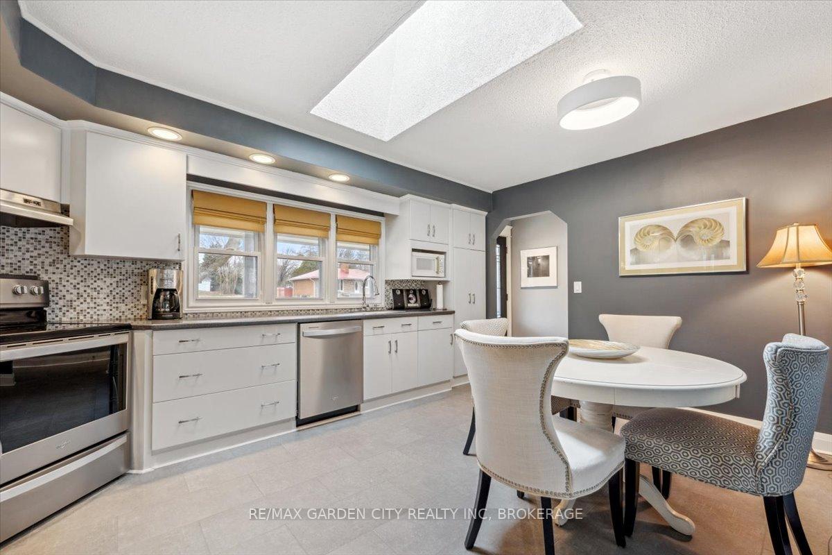 Photo 21 of 13 Lorimer Street, Pelham, Fonthill — HOMEH