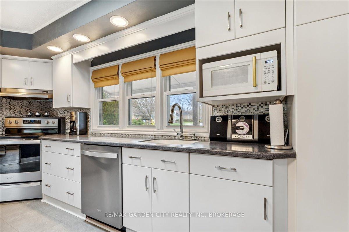 Photo 23 of 13 Lorimer Street, Pelham, Fonthill — HOMEH