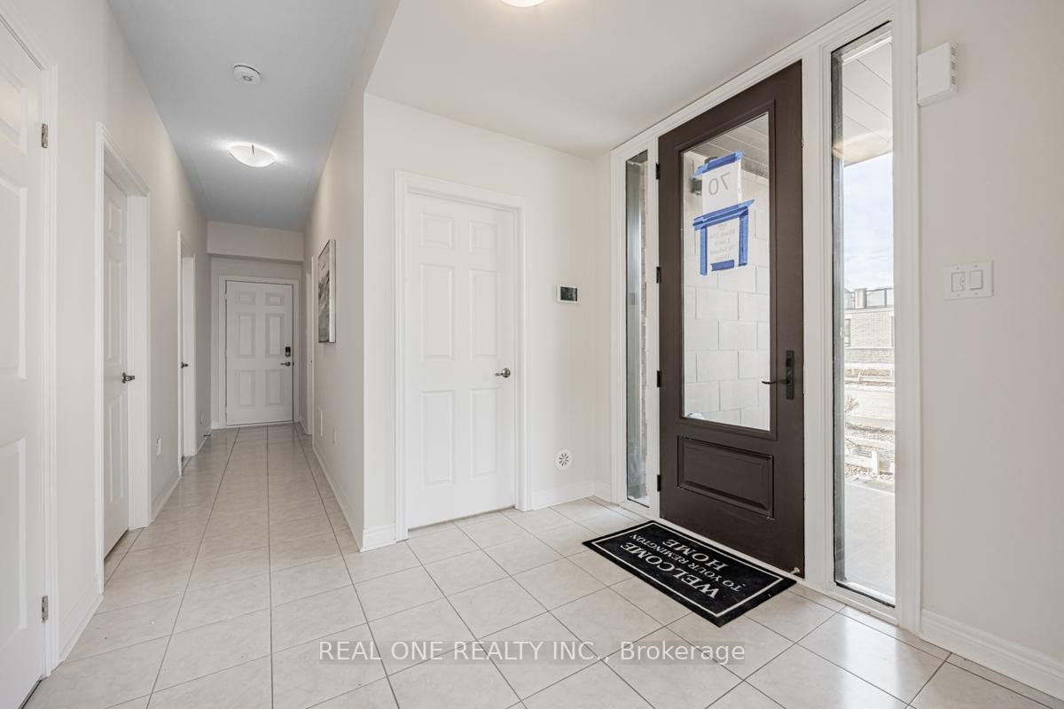 Photo 3 of 70 Johann Drive, Markham, Middlefield — HOMEH