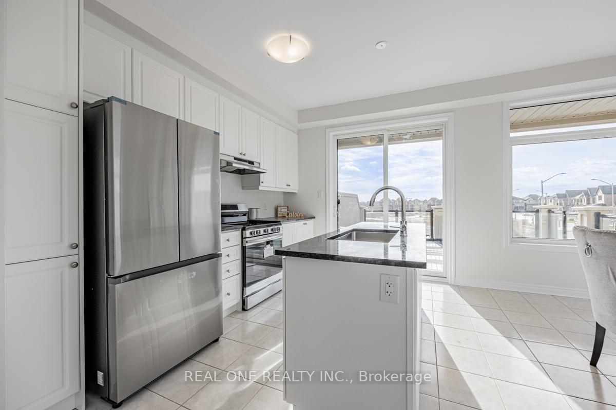 Photo 10 of 70 Johann Drive, Markham, Middlefield — HOMEH