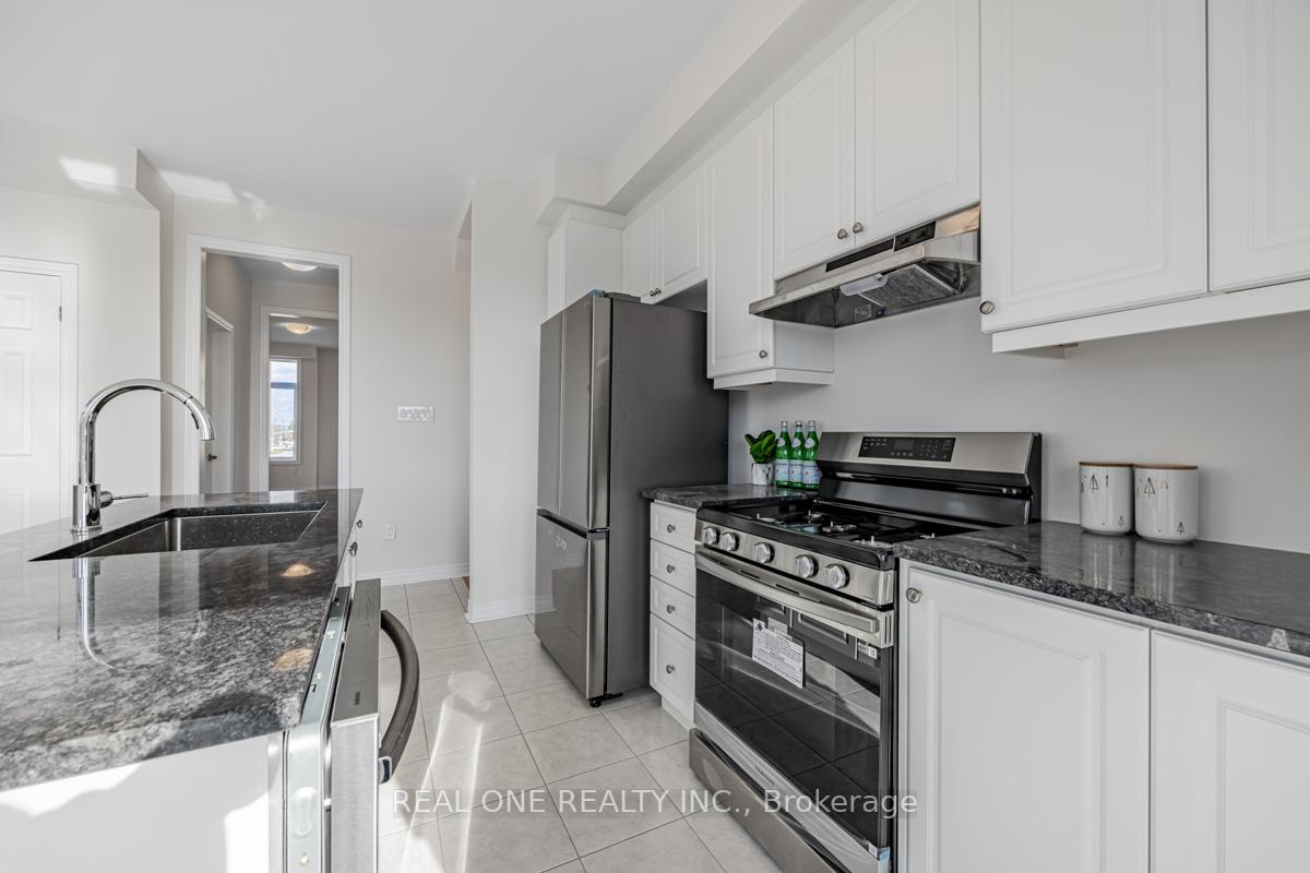 Photo 13 of 70 Johann Drive, Markham, Middlefield — HOMEH