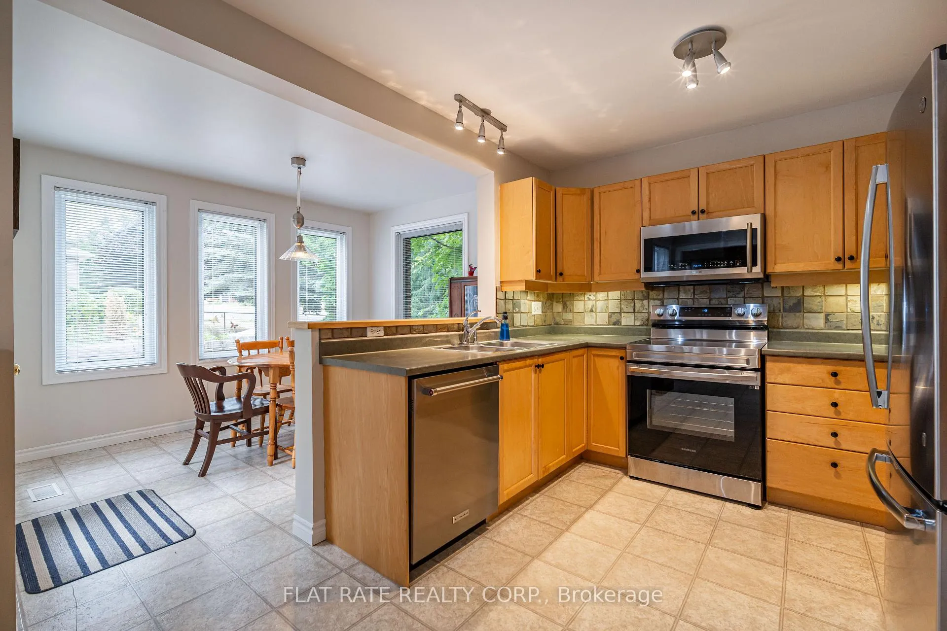 Photo 13 of 2876 Jennifer Drive, Peterborough, Northcrest Ward 5 — HOMEH
