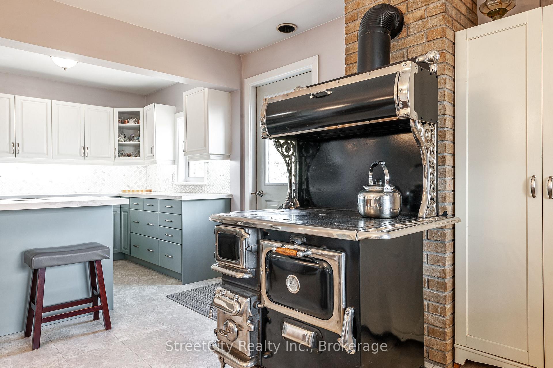 Photo 17 of 4060 Line 39, Perth East, Ellice — HOMEH