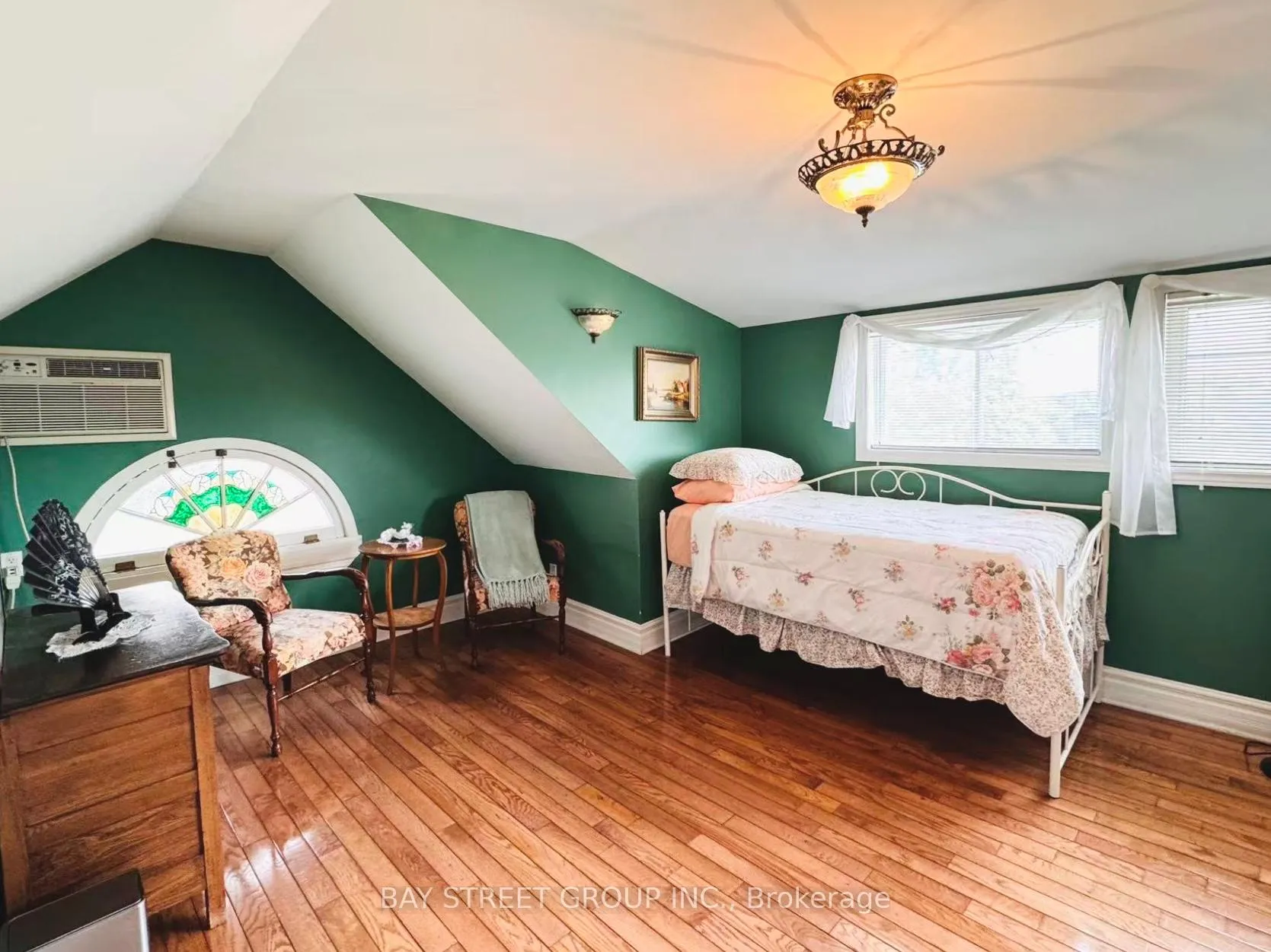 Photo 31 of 4983 River Road, Niagara Falls, Downtown — HOMEH