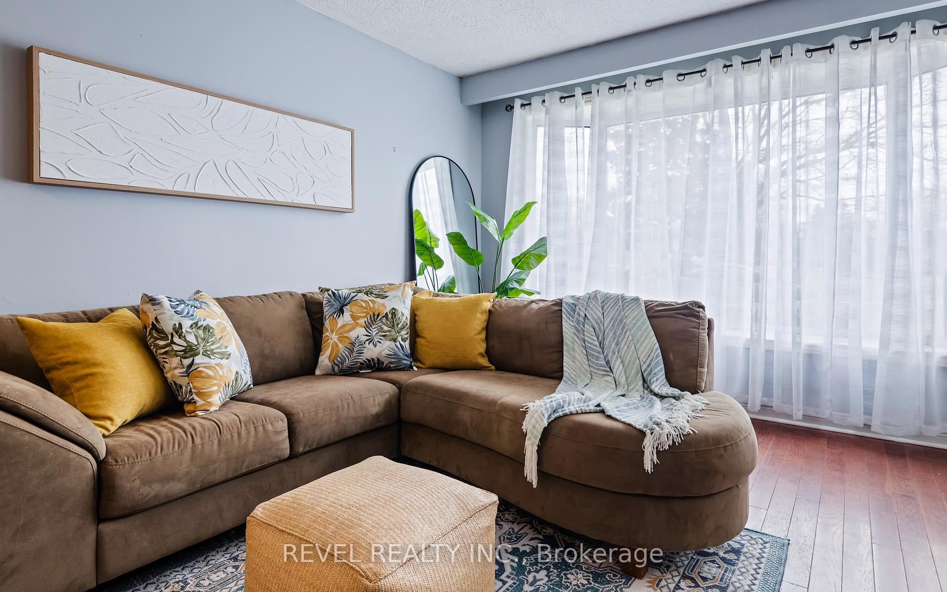 Photo 10 of 35 Edelwild Drive, Orangeville — HOMEH