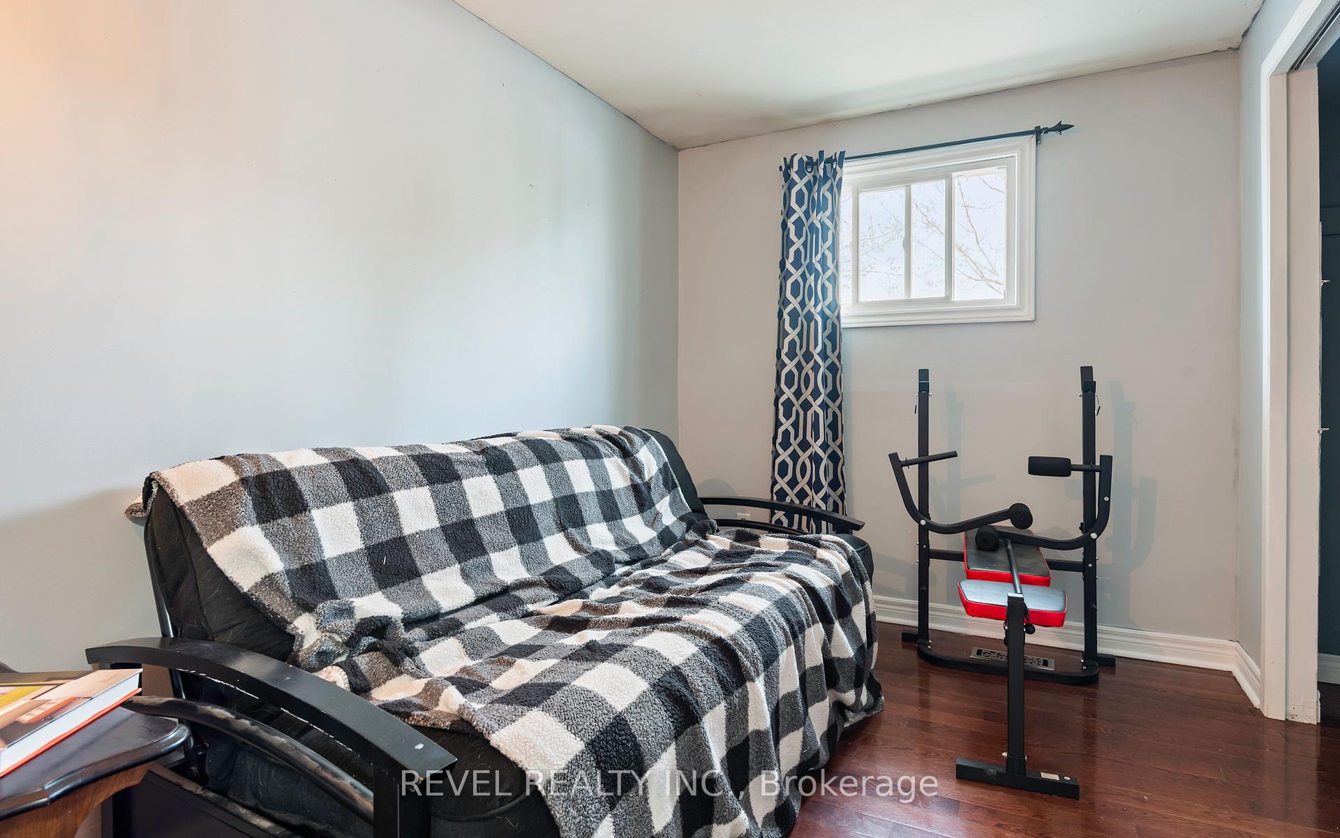 Photo 15 of 35 Edelwild Drive, Orangeville — HOMEH