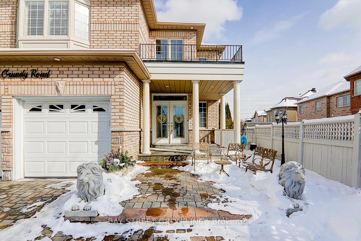 Photo 3 of 59 Robert Grundy Road, Markham, Cachet — HOMEH