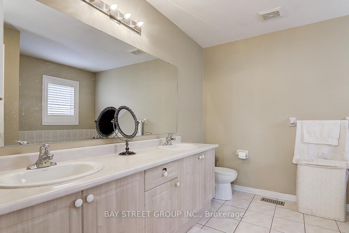 Photo 25 of 59 Robert Grundy Road, Markham, Cachet — HOMEH