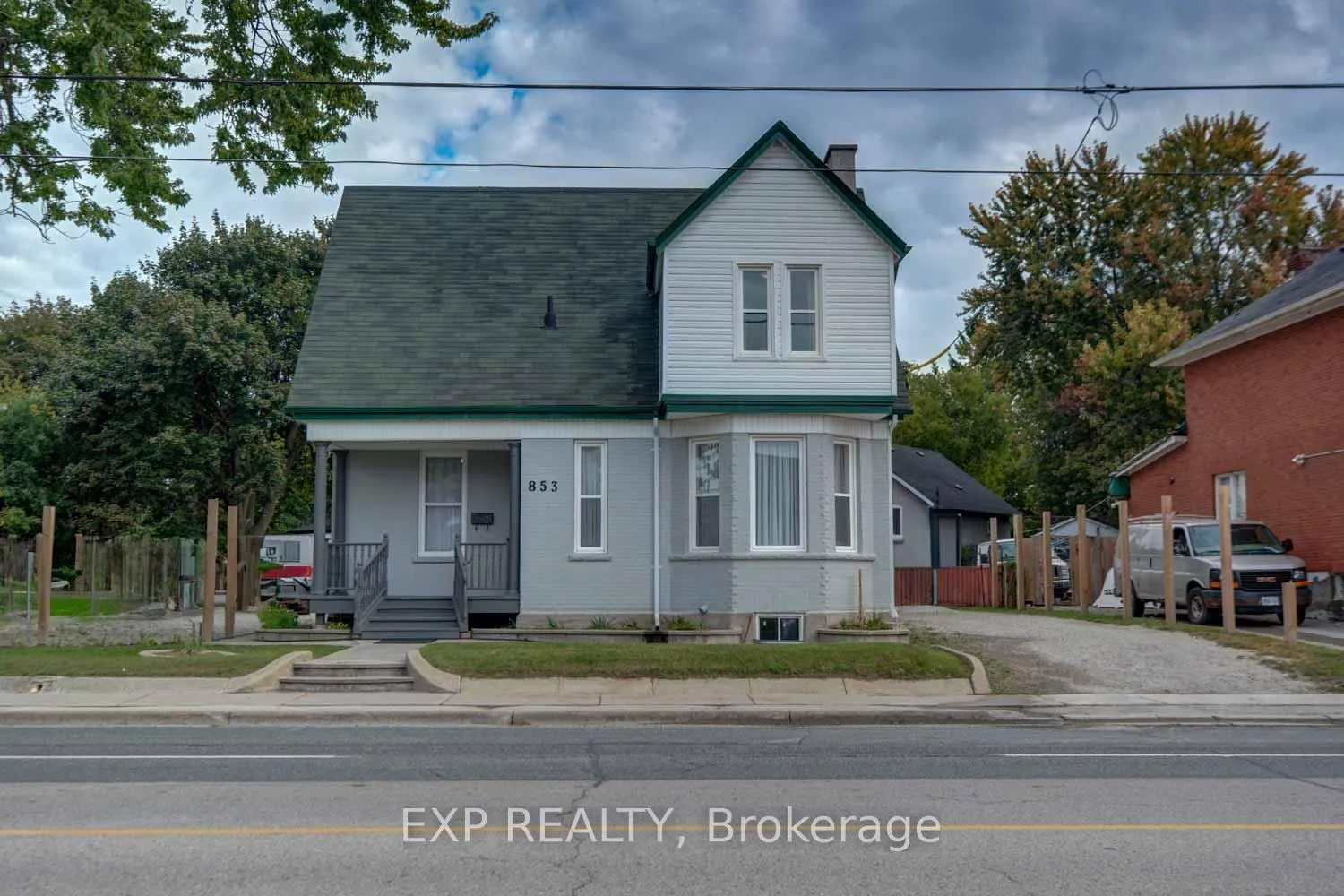 Photo 10 of 853 Simcoe Street S, Oshawa, Lakeview — HOMEH