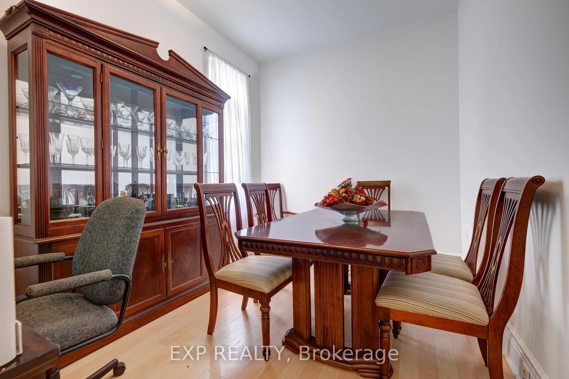 Photo 15 of 853 Simcoe Street S, Oshawa, Lakeview — HOMEH