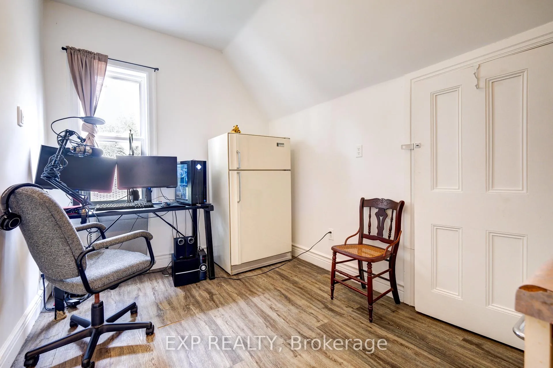 Photo 25 of 853 Simcoe Street S, Oshawa, Lakeview — HOMEH